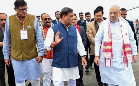 इस CM का राज्य के प्रबुद्धजन ही कर रहे विरोध… Ex IAS, डॉक्टरों और लेखकों ने चीफ जस्टिस से लगाई ये गुहार?