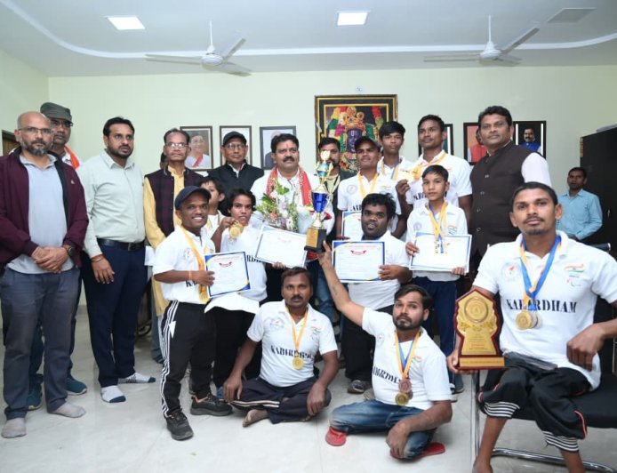 उप मुख्यमंत्री  विजय शर्मा से उत्कृष्ट प्रदर्शन करने वाले खिलाड़ियों ने की सौजन्य मुलाकात