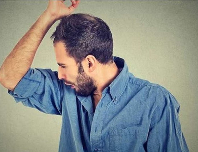 लिवर सड़ने पर पसीने से आती है खास तरह की बदबू, डॉक्टर ने बताया पहचानने का तरीका