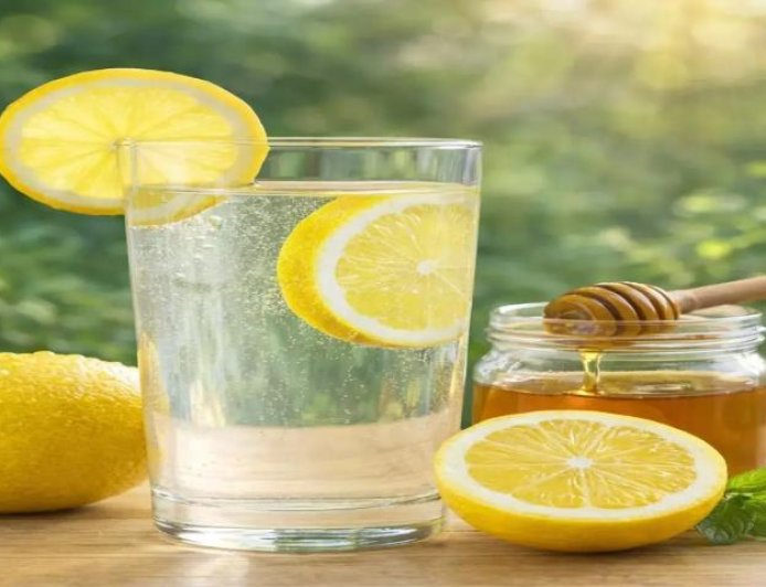 सुबह खाली पेट नींबू पानी में मिलाएं ये एक चीज, 15 दिनों में दिखने लगेगा जादुई असर!