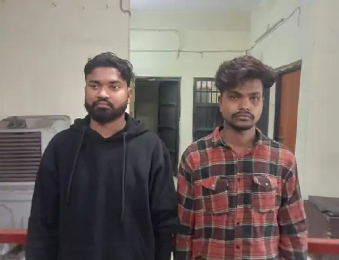 कोरबा पुलिस ने साइबर ठगी के खिलाफ कार्रवाई करते हुए म्यूल खातों का इस्तेमाल करने वाले दो आरोपियों को गिरफ्तार किया