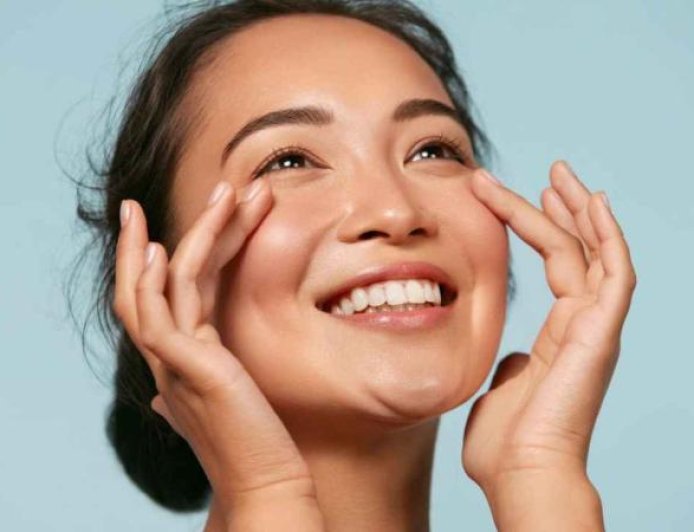 ठंड में स्किन ड्राईनेस से हैं परेशान...महंगे प्रोडक्ट्स छोड़ ये 5 चीजें लगाएं...पाएं गुलाबी और मुलायम चेहरा, जानें तरीका