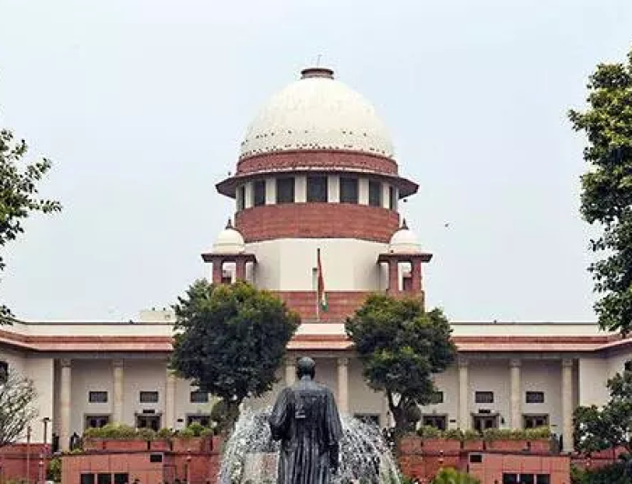 सुप्रीम कोर्ट ने चुनाव से पहले ‘फ्रीबीज’ और कैश ट्रांसफर पर सख़्त टिप्पणी की