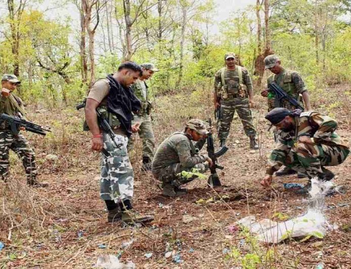 बीजापुर के जंगलों में सुरक्षाबलों का बड़ा एक्शन, मुठभेड़ में 2 वर्दीधारी नक्सली ढेर