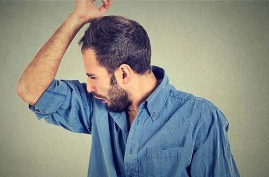 लिवर सड़ने पर पसीने से आती है खास तरह की बदबू, डॉक्टर ने बताया पहचानने का तरीका