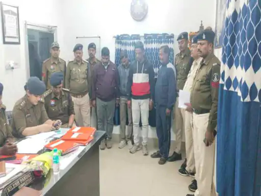 छत्तीसगढ़ के बिलासपुर के रतनपुर थाना इलाके में तांत्रिक ने 2.50 लाख को पैसों की बारिश कर 2.50 करोड़ बनाने का झांसा दिया