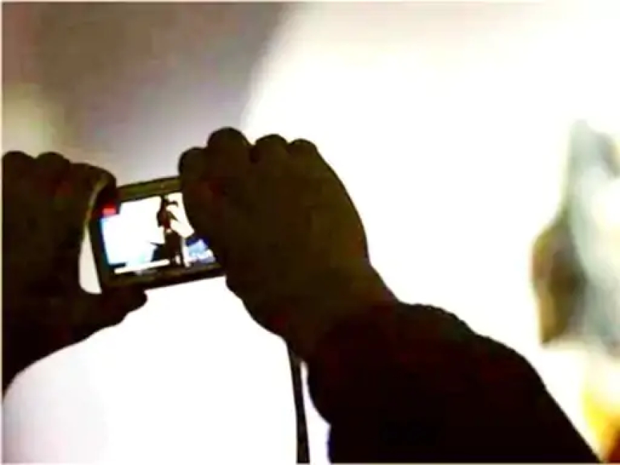 छत्तीसगढ़ के बालोद जिले की युवती को उसके मौसी के देवर पहले प्रेमजाल में फंसाया, फिर वीडियो कॉल के दौरान उसके अश्लील वीडियो की स्क्रीन रिकॉर्डिंग कर ली