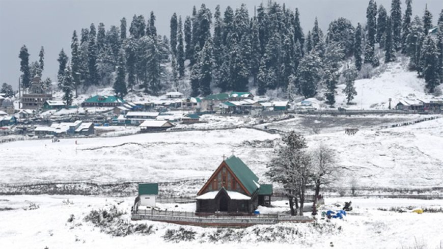 मौसम ने बदली करवट: पहाड़ी इलाकों में बर्फबारी, मैदानी क्षेत्रों में बारिश और घना कोहरा