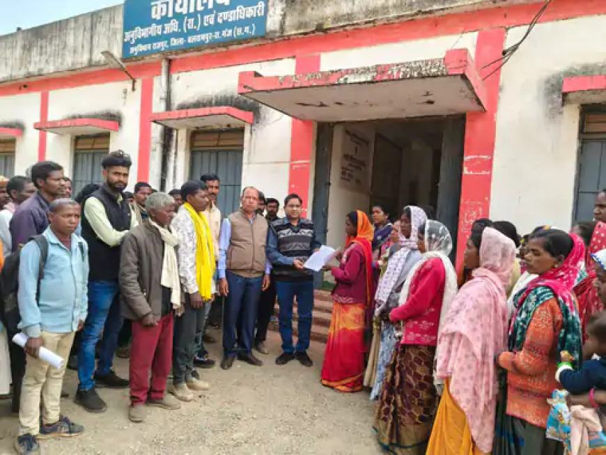 बलरामपुर-रामानुजगंज जिले के राजपुर अनुभाग अंतर्गत ग्राम कोदौरा (किरीकछार) में राजस्व अभिलेखों में कथित छेड़छाड़ और अनुसूचित जनजाति की भूमि पर अवैध कब्जे का गंभीर मामला सामने आया