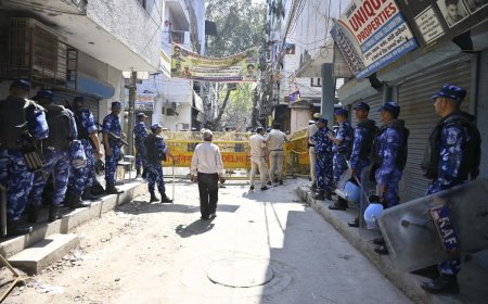 होली विवाद में युवक की हत्या: उत्तम नगर में मुख्य आरोपी के घर पर चला बुलडोजर, 7 गिरफ्तार