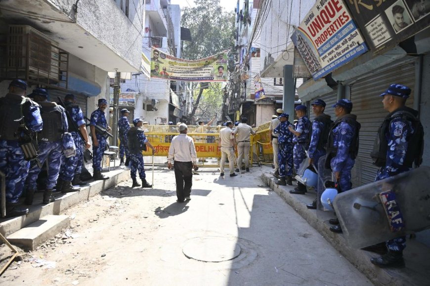 होली विवाद में युवक की हत्या: उत्तम नगर में मुख्य आरोपी के घर पर चला बुलडोजर, 7 गिरफ्तार