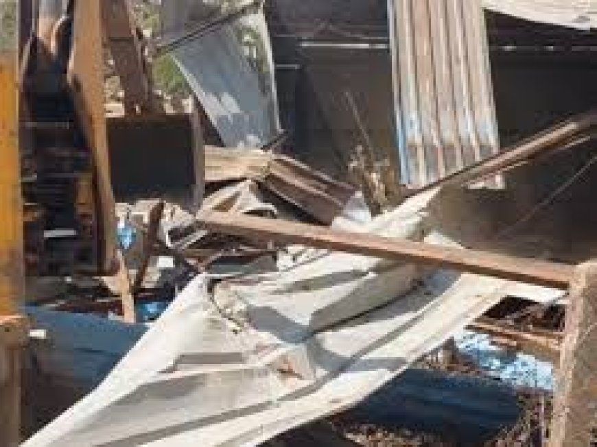 दुर्ग में प्रशासन का बुलडोजर एक्शन: अफीम खेती मामले से जुड़े भाजपा नेता के भाई की अवैध दुकान ढहाई