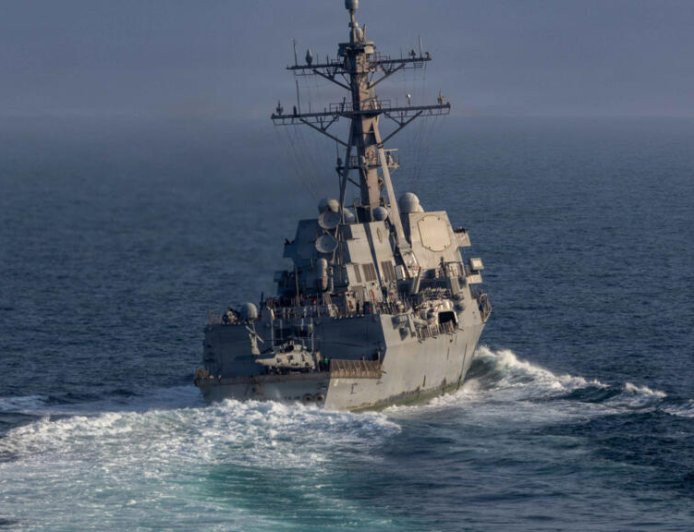 इजराइल-ईरान तनाव: अमेरिकी नौसैनिक घेराबंदी पर भड़का ईरान