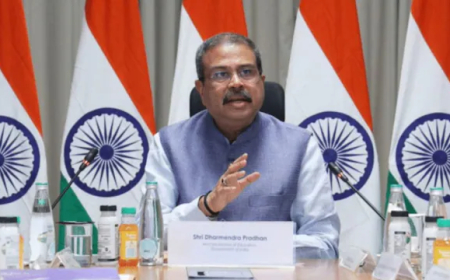 NEET-UG 2026 पेपर लीक के बाद बड़ा फैसला: अगले साल से ऑनलाइन परीक्षा, 21 जून को होगा री-एग्जाम
