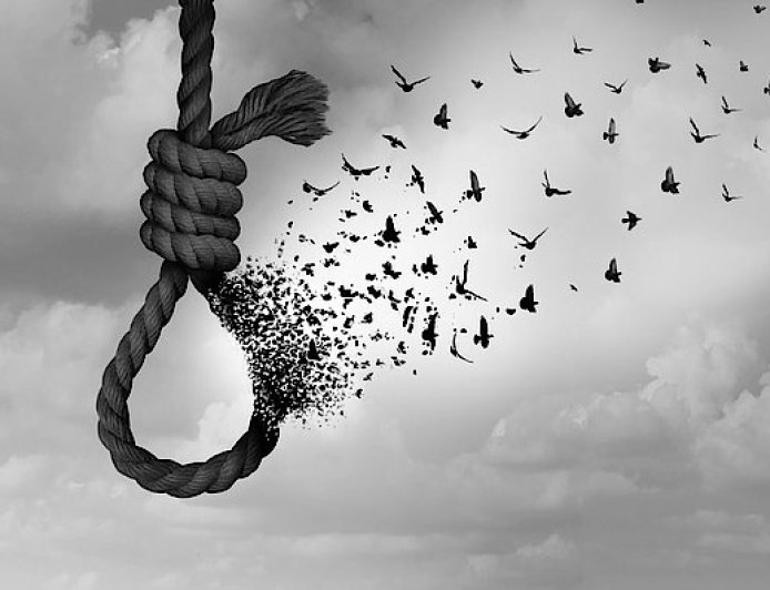भिलाई में डबल सुसाइड केस: DSP के 20 वर्षीय बेटे ने लगाई फांसी, दूसरे मामले में पेड़ से लटका मिला शव
