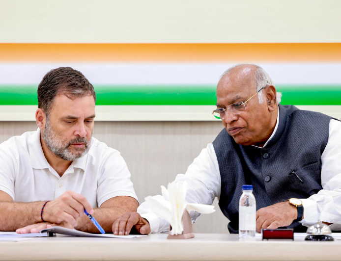 Kerala CM Race 2026: UDF की जीत के बाद भी नहीं तय हुआ मुख्यमंत्री, दिल्ली में हाईकमान की बड़ी बैठक