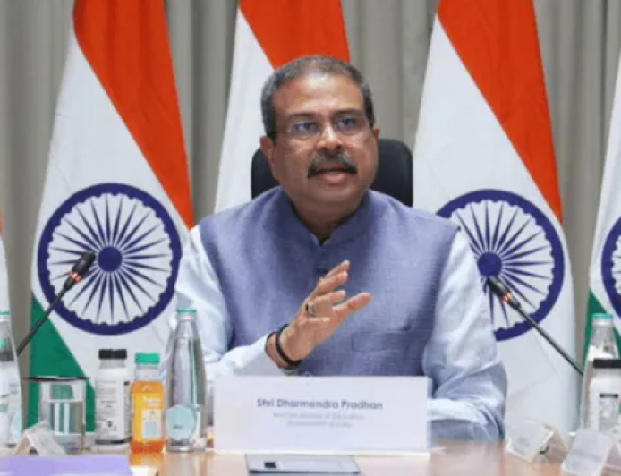 NEET-UG 2026 पेपर लीक के बाद बड़ा फैसला: अगले साल से ऑनलाइन परीक्षा, 21 जून को होगा री-एग्जाम