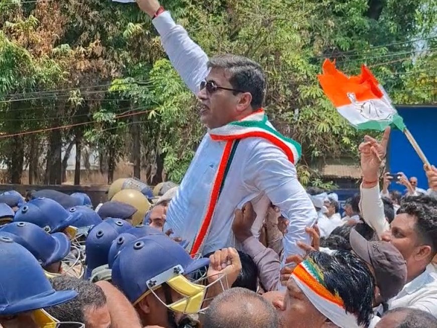दुर्ग निगम कार्यालय का कांग्रेस ने किया घेराव, पानी-सफाई और भ्रष्टाचार के मुद्दों पर प्रदर्शन