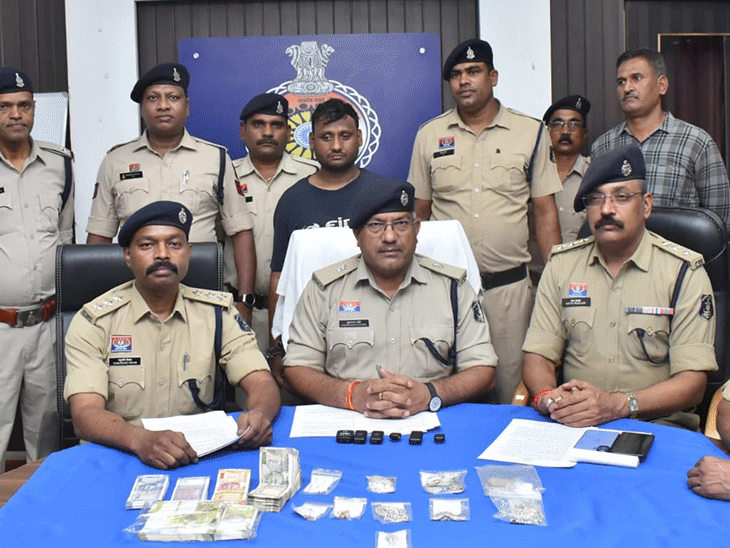 दुर्ग पुलिस का ‘ऑपरेशन बकरा’: 300KM पीछा कर दिल्ली से दबोचा अंतरराज्यीय चोर गिरोह का मास्टरमाइंड