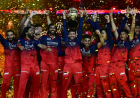 RCB की लगातार दूसरी IPL ट्रॉफी के पीछे ये 5 बड़े कारण, कोहली से लेकर भुवनेश्वर तक सभी ने निभाई चैंपियन की भूमिका
