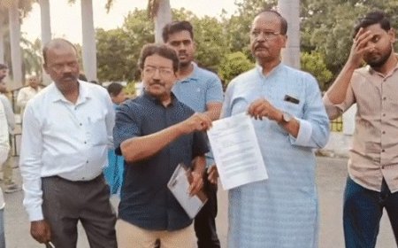 छत्तीसगढ़ के स्कूलों में गायत्री मंत्र अनिवार्य करने के आदेश पर विवाद, टीएस सिंहदेव ने उठाए सवाल