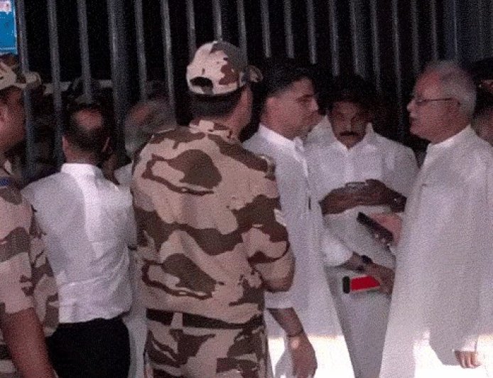 MP Rajya Sabha Election: मीनाक्षी नटराजन के नामांकन रद्द होने पर कांग्रेस का प्रदर्शन, चुनाव आयोग से फैसले पर पुनर्विचार की मांग