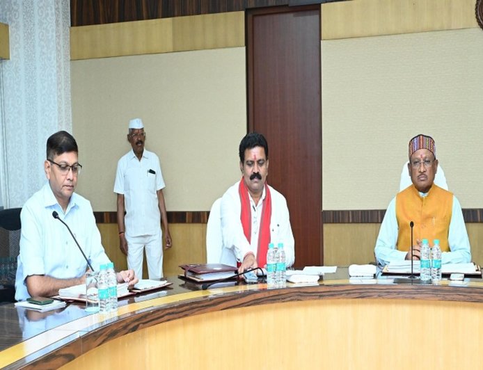 सीएम साय ने देर रात बुलाई मंत्रियों की बैठक, छत्तीसगढ़ की राजनीति में बढ़ीं अटकलें