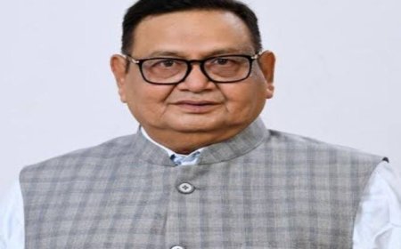 छत्तीसगढ़ शराब घोटाले में बड़ा मोड़: 3 साल से फरार कांग्रेस नेता रामगोपाल अग्रवाल ने किया सरेंडर, EOW ने लिया हिरासत में