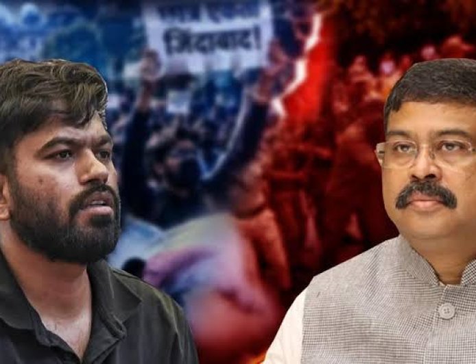 जंतर-मंतर पर प्रदर्शन जारी: CJP ने धर्मेंद्र प्रधान के इस्तीफे पर मांगा सीधा जवाब, प्रदर्शनकारियों पर अब तक 13 FIR दर्ज