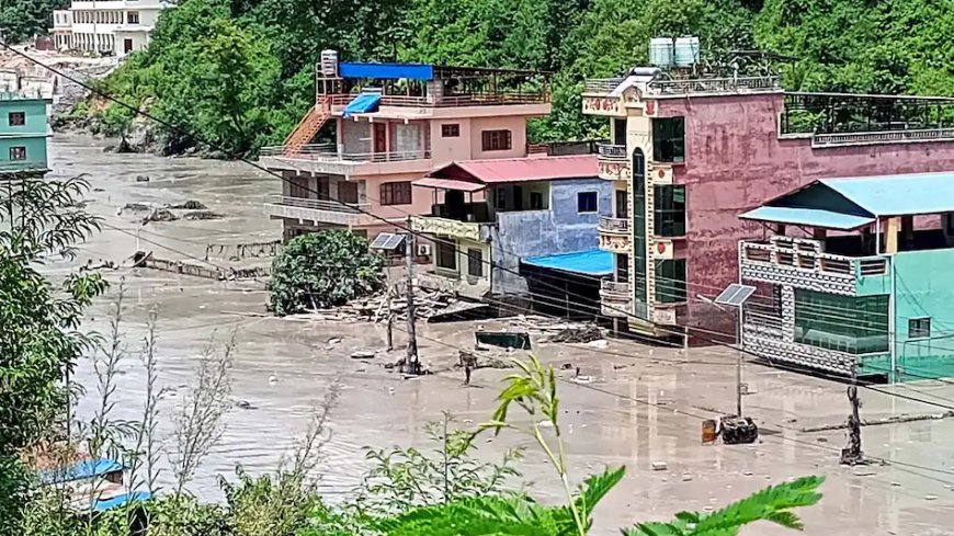नेपाल में भीषण बाढ़ का खौफनाक वीडियो, गांव की ओर बढ़ता दिखा सैलाब
