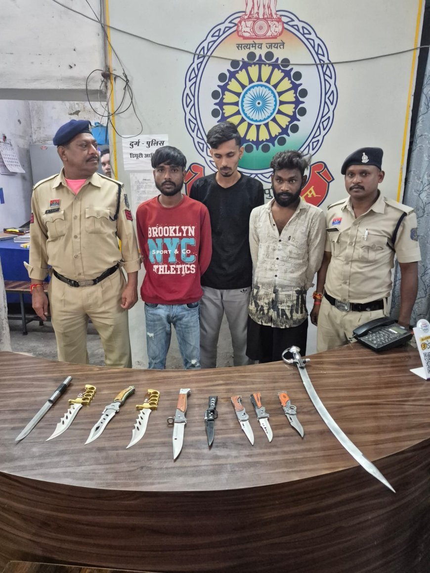 दुर्ग पुलिस की कार्रवाई: 5 आरोपी पकड़े, 10 धारदार हथियार जब्त